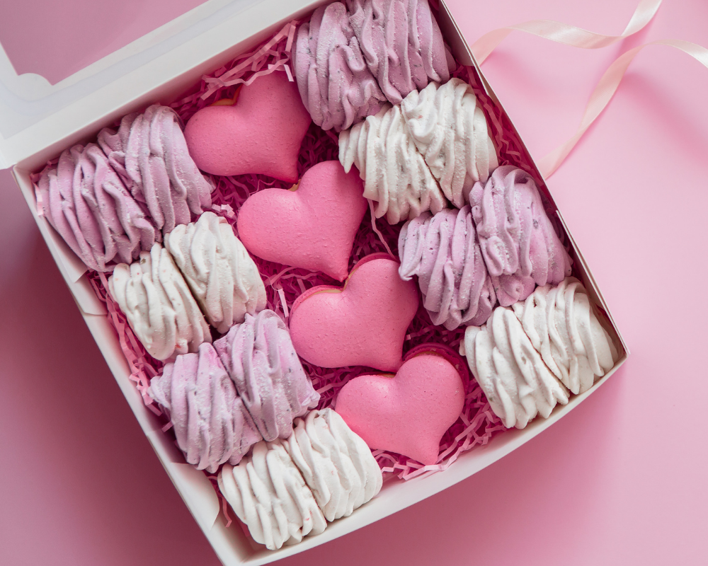 Raspberry merengue gift box